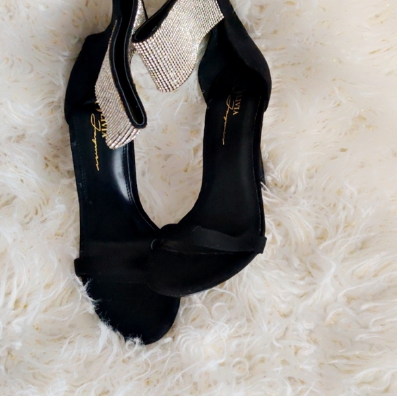 🌺SHOES 🌺 - Picture 2 of 3